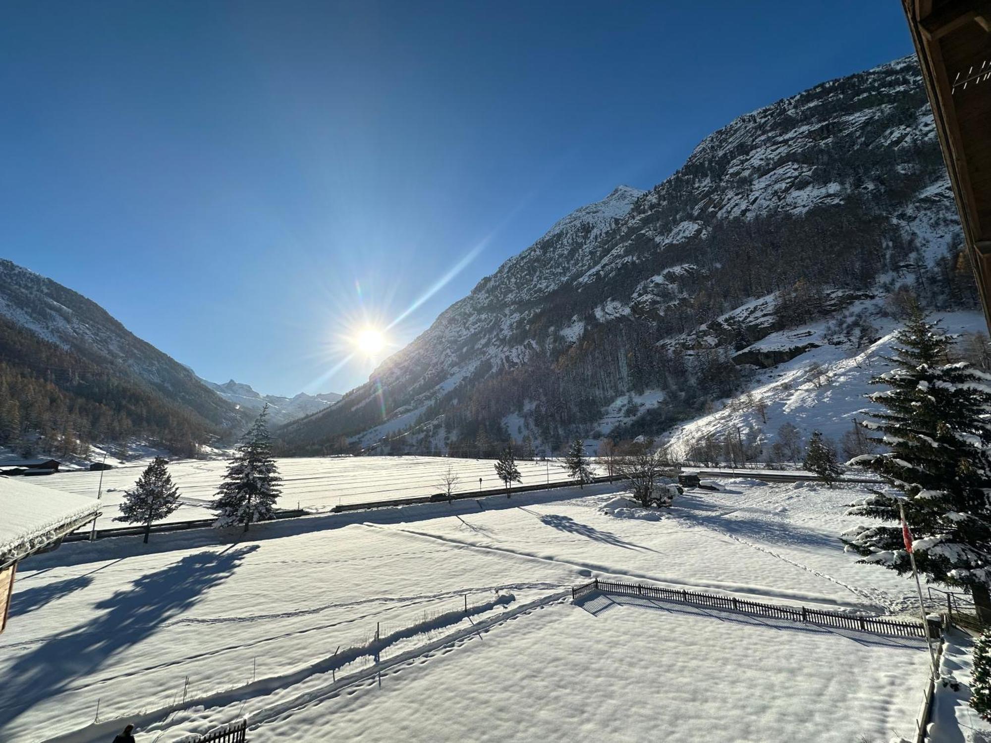 Alpine Retreat 4 Person Apartment Near Zermatt With Parking! Таш Экстерьер фото